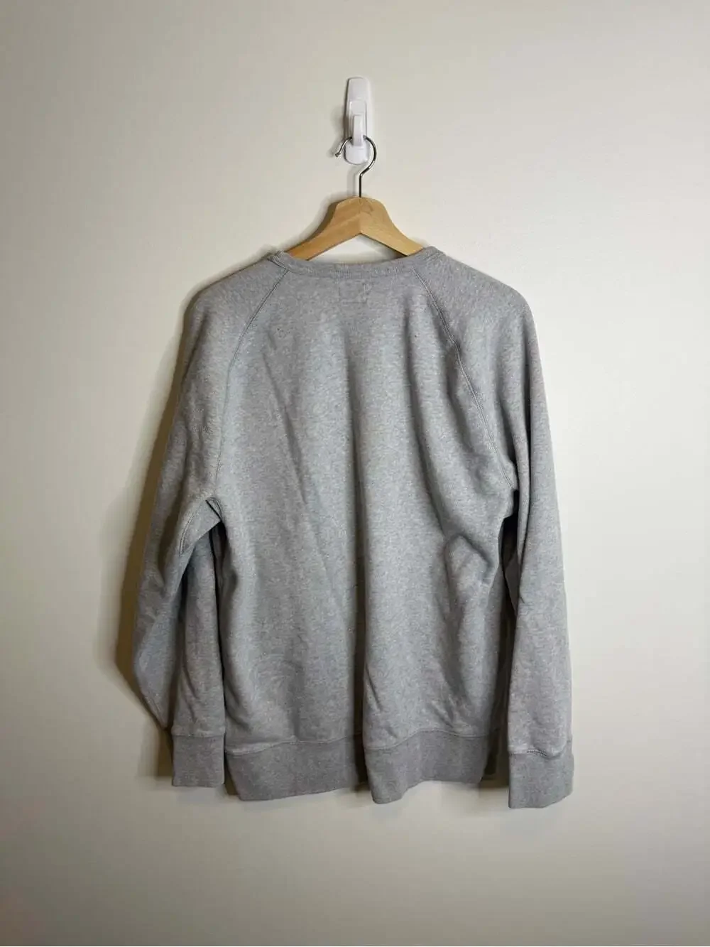 Levi's Light Gray Crewneck Sweatshirt with Small Red Logo